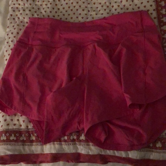 never worn Lululemon shorts - Picture 1 of 2